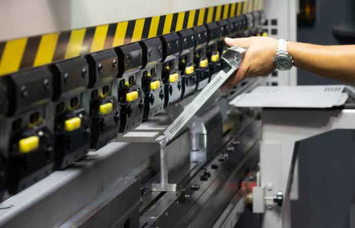 How Does a Hydraulic Press Brake Work?